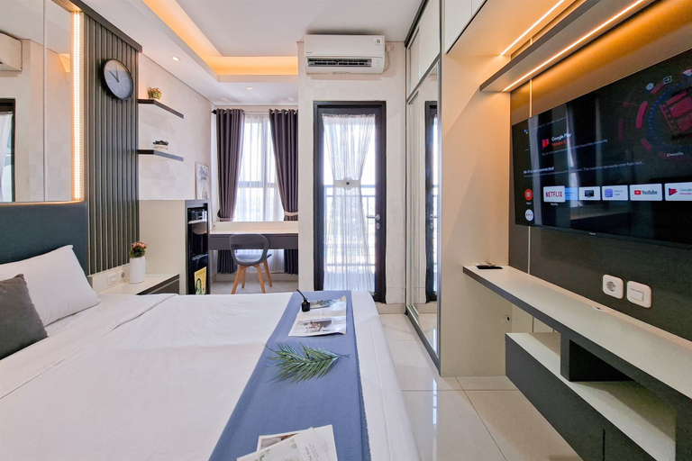 Room 3, Modern Monochromatic Studio At Transpark Bintaro Apartment, South Tangerang