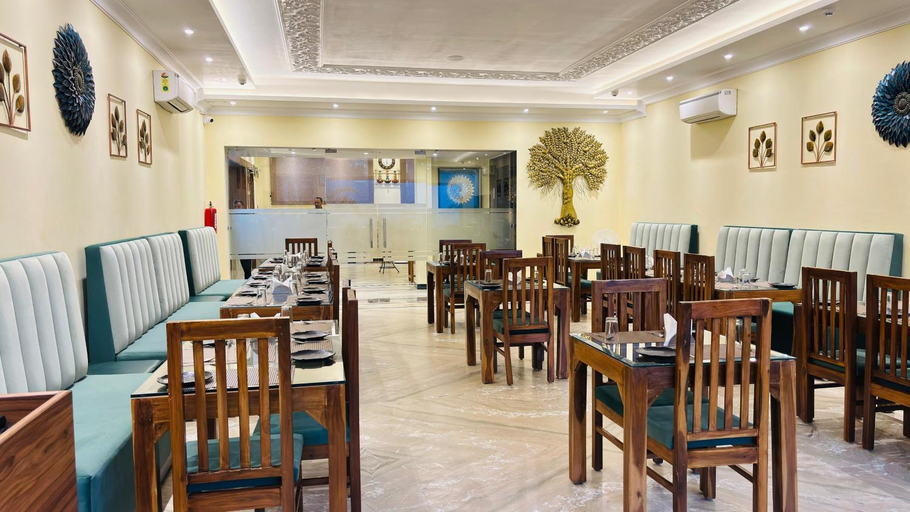 Food & Drinks 5, Amritara Ramila Kutir Ayodhya, Faizabad