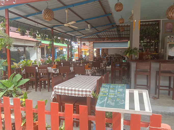 Food & Drinks 3, Ning Ning Bungalow, Khong