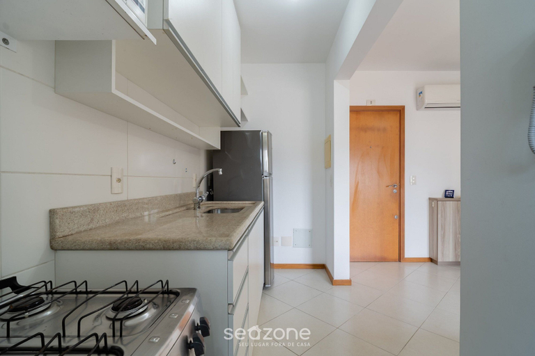 Private kitchen, 1-bedroom Apartment 850 m From Masc - Cfe0503, Florianopolis