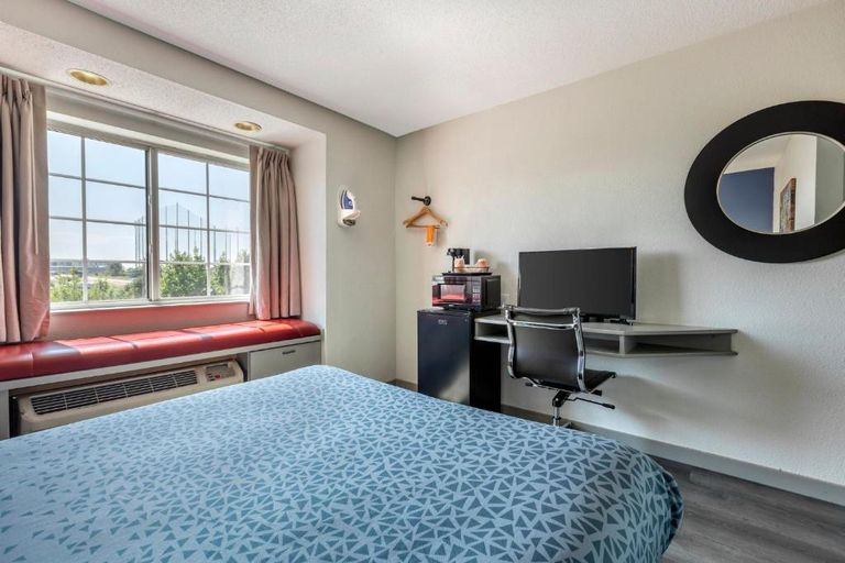 Bedroom 2, Garner Hotel GREENVILLE EAST by IHG, Greenville