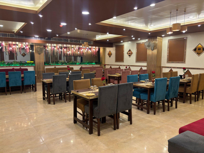 Food & Drinks 5, Hotel Nirmal Palace, Kanpur Nagar
