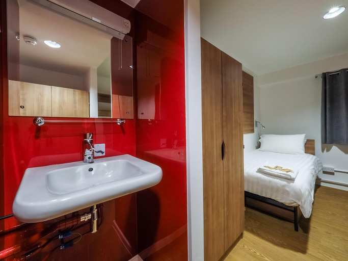 Bathroom 4, Lse High Holborn Residence, London