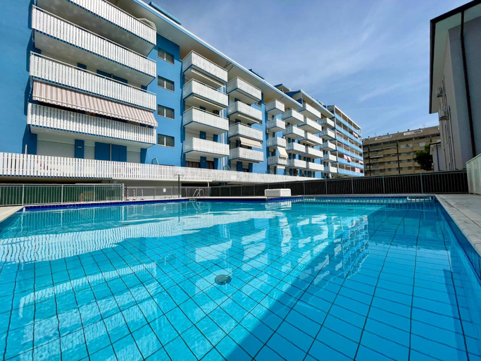 Sport & Beauty, Flat in Rosolina in residence with pool, Venezia
