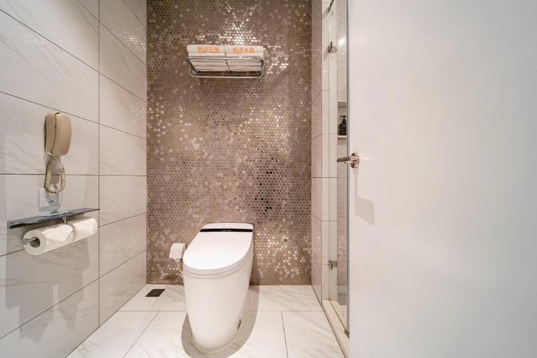Bathroom 3, Crystal Orange Hotel Guiyang Convention and Exhibition Center, Guiyang