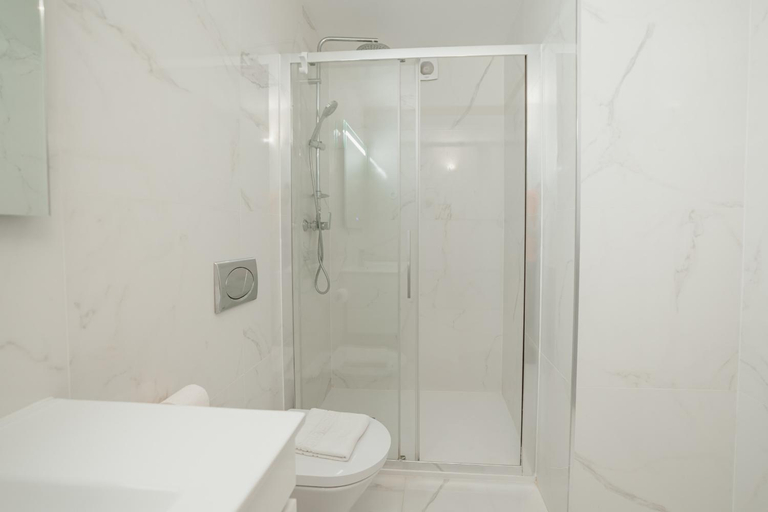 Bathroom 5, Amazing Pool Apartments by Vacationy, Vila Nova de Gaia