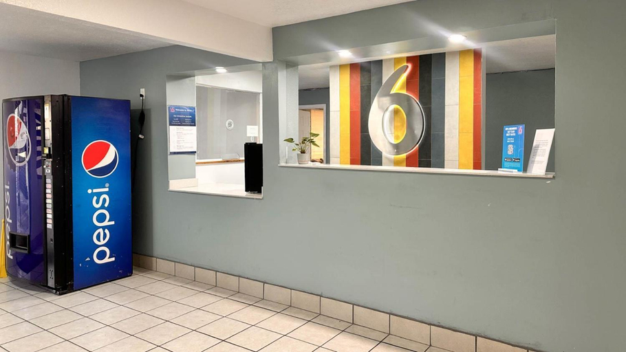 Public Area 2, Studio 6 Borger, Tx – Boom Town, Hutchinson