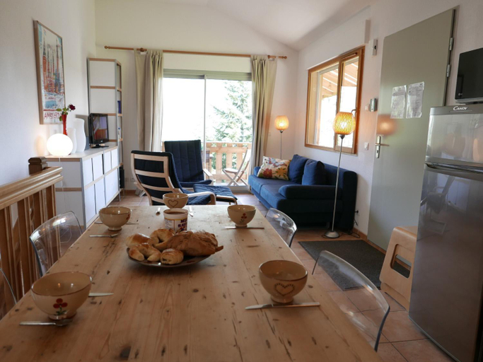 Others 5, Chalet in La Norma near Ski Lift, Savoie