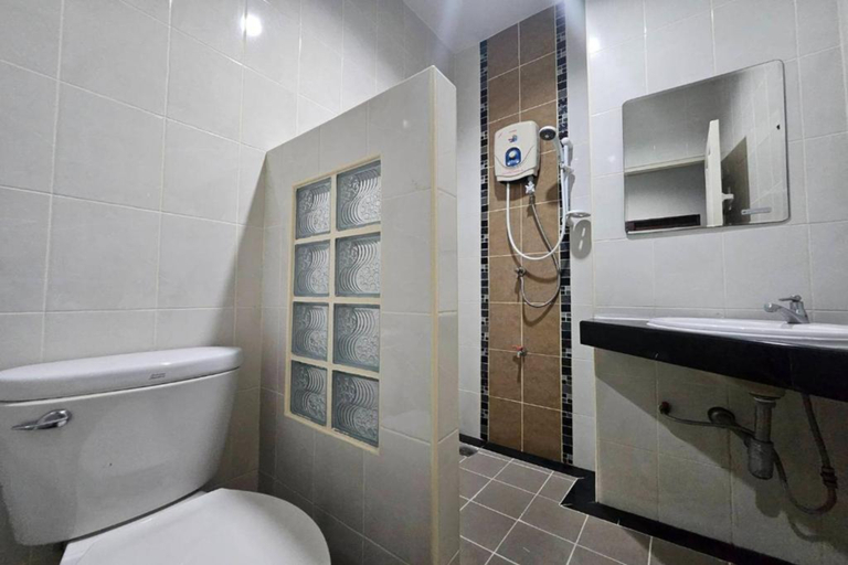Bathroom 5, M Place Maerim, Mae Rim