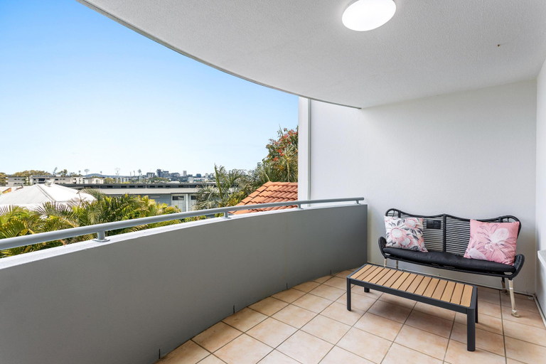 Others 4, Albion Convenient Hideaway with Parking & Balcony, Albion
