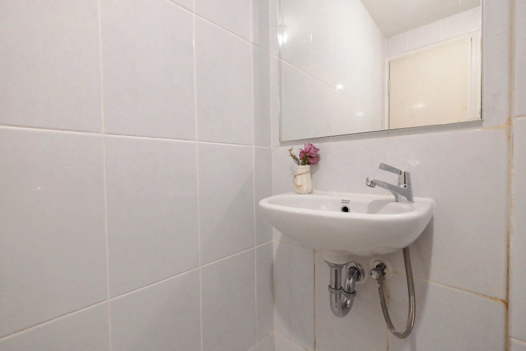 Bathroom 4, 2Br (No Kitchen) Near Tokyo Hub At Tokyo Riverside Pik 2 Apartment, Tangerang