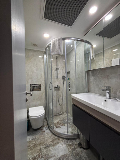 Bathroom 4, Lapis Inn Hotel & Spa (Ex. Ambassador Hotel), Fatih