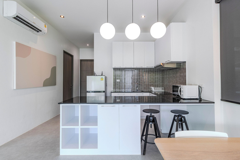Private kitchen, 2BR with Pool & Garden Near Beach V242, Phuket Island