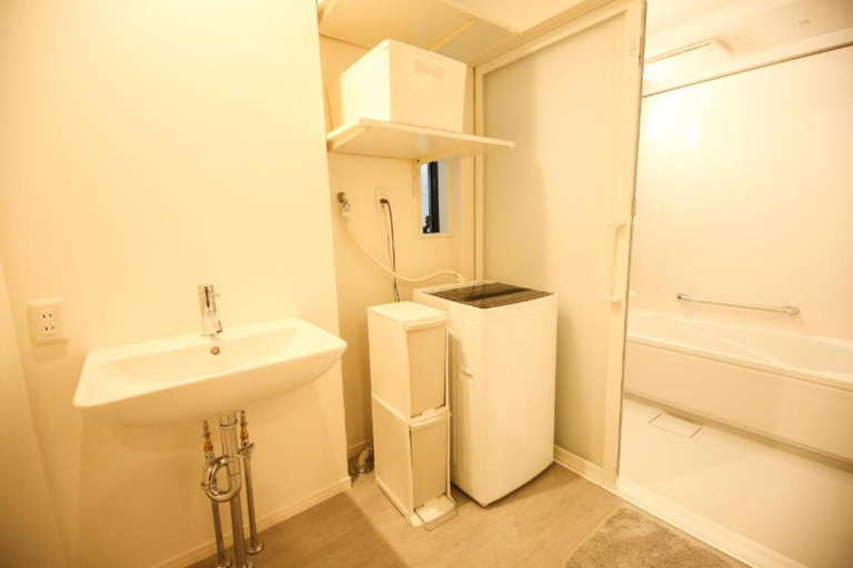 Bathroom 2, PrimeRoom Beppu Matsu, Beppu