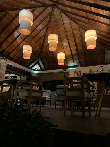 Food & Drinks, Kevans Casa, Mahiyanganaya