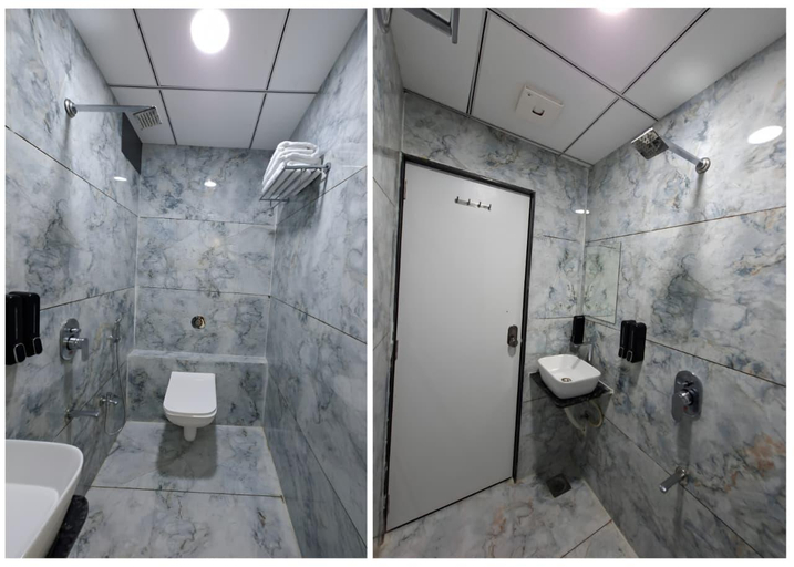 Bathroom 3, Matrushree Hotels - Near Shree Dwarkadhish Temple, Devbhumi Dwarka