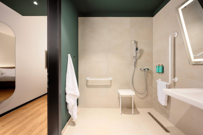 Bathroom 4, Novotel Zagreb, Zagreb