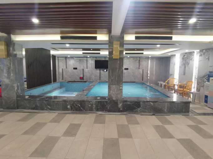 Sport & Beauty, Green Tree Inn Urumqi San'gong Metro Station Exit, Ürümqi