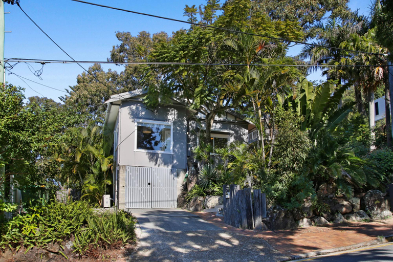 Exterior view 4, 2-Bed Beach House in Burleigh Heads Amidst Nature, Gold Coast