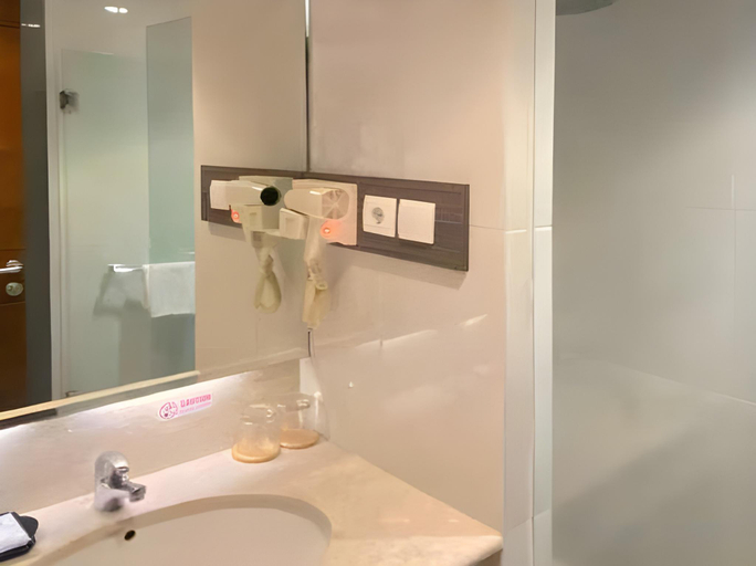 bathroom 10