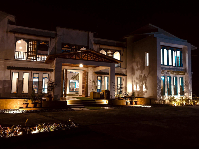 3, The Baakhli Corbett, Nainital