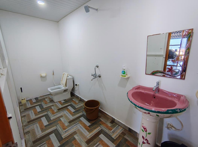 Bathroom 3, Kashinath Beach Huts, South Goa