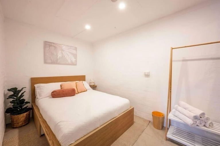 Room 2, PP Garden, Sydney