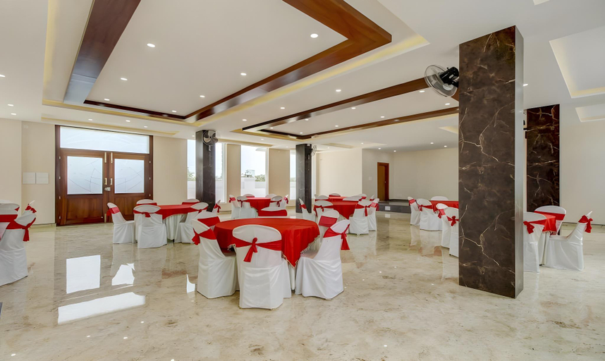 Food & Drinks 5, The Meridian, 10 Mins To Mahatma Gandhi Park, Chikmagalur