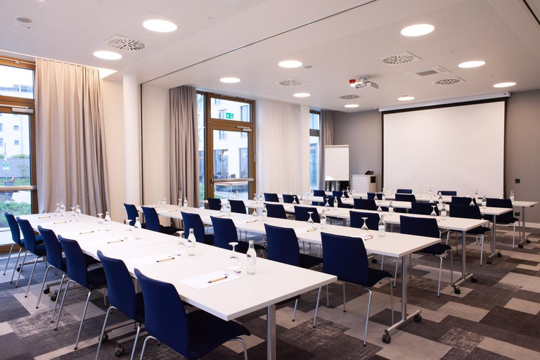 Meeting room / ballrooms 5, Hampton By Hilton Stuttgart Airport, Esslingen