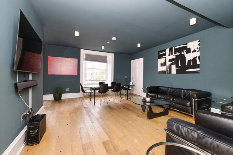 Others 4, Spacious Apartment next to West End, Edinburgh