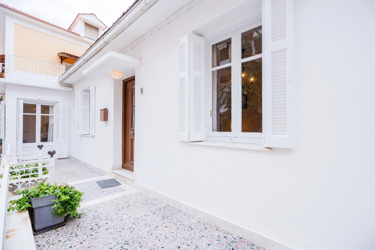 Outdoor dining, Gigi Star Downtown Residence 200m -Beach, Ionian Islands