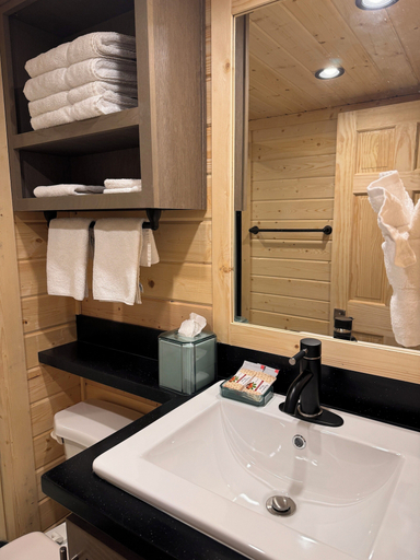 Bathroom 3, Arches Hut, Grand