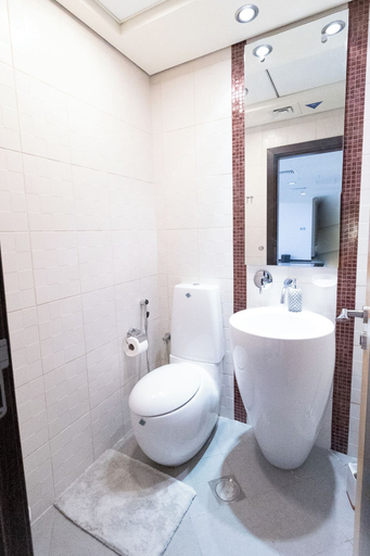 Bathroom 4, HAPPY SEASON | Apartment on JBR, Dubai