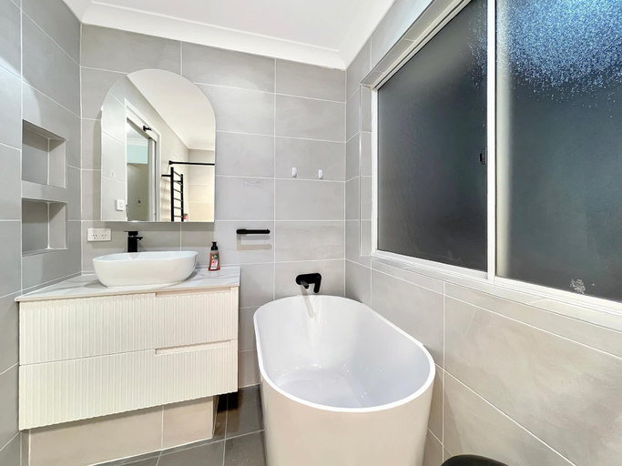 Room 4, Metawise Cozy Family Room3 in Shared Home Free Parking, Baulkham Hills - Central