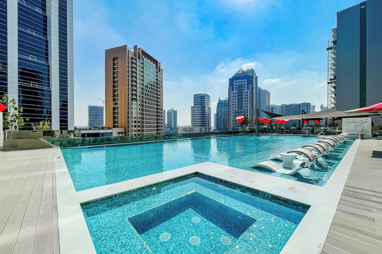 Outdoor pool 5, Executive Studio MAG 318, Dubai