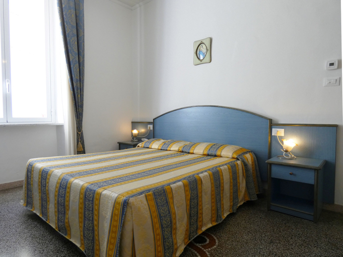 Room 5, Hotel Villa Centa, Savona