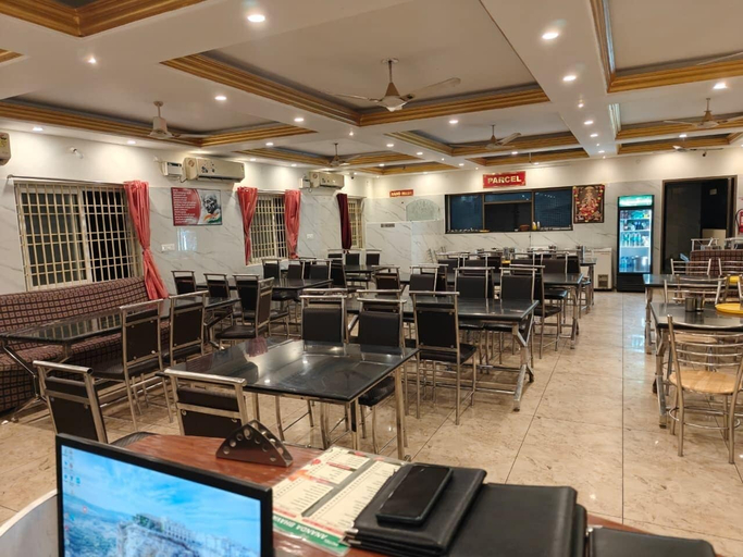 Restaurant 4, Hotel Raja Grand, Tiruvannamalai