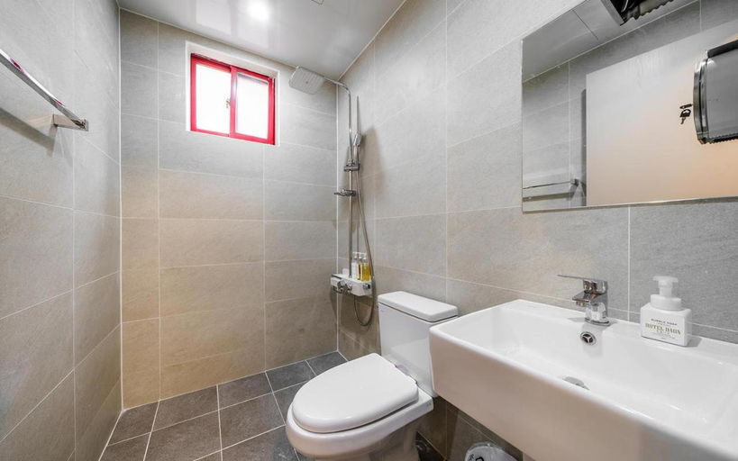 Bathroom 5, Tongyeong Daon, Tongyeong