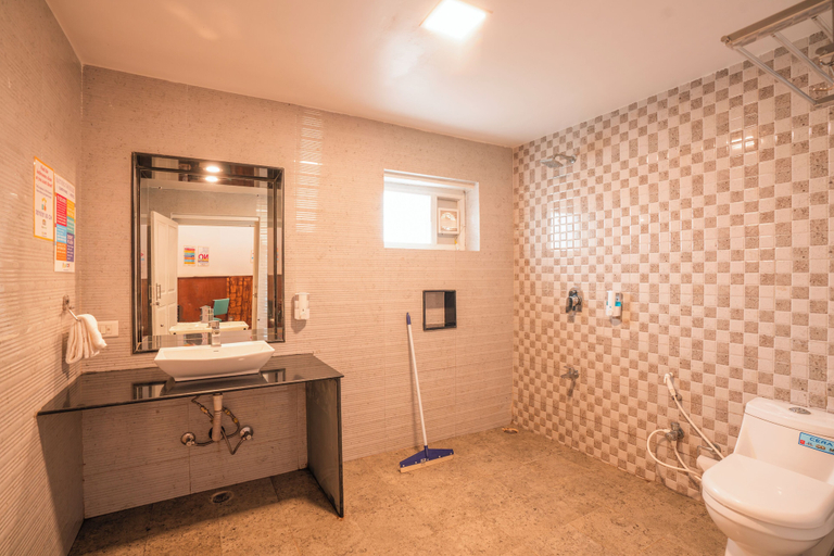 Bathroom 4, goSTOPS Ooty, The Nilgiris