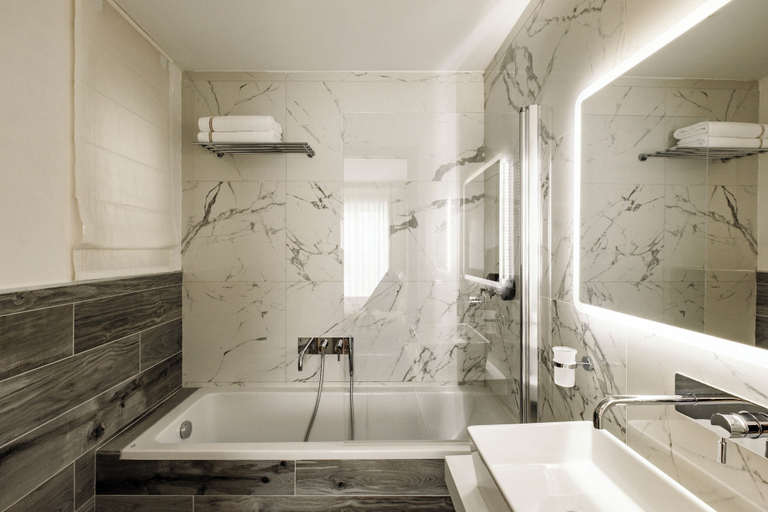 Bathroom, 1926 Les Bains Private Spa Suites