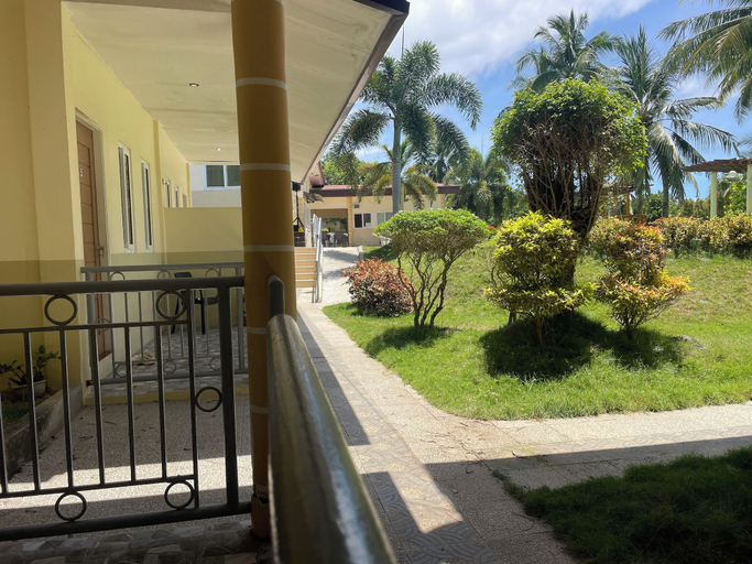Terrace/patio 3, Reef Waters Resort, Pilar