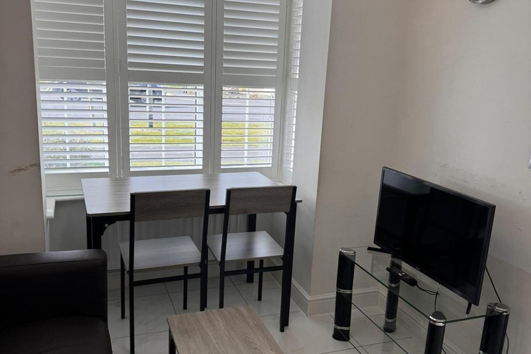 Dining 3, House - Sleeps 7 - Parking - Station Close, Lancashire