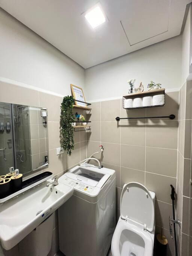 Bathroom 4, Coast Residences near CCP PICC, Pasay City