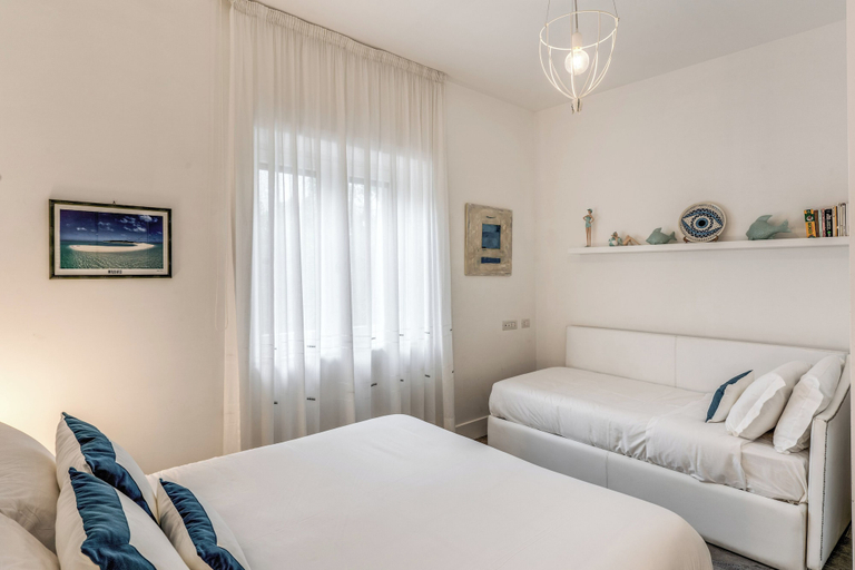 Bedroom 2, IL CANTO DELLE SIRENE - SOFIA APARTMENTS, Napoli