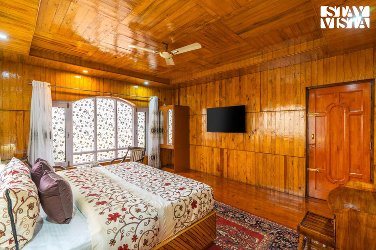 Bedroom 2, StayVista at Wooden Arches , Srinagar