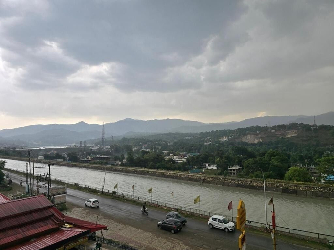 Exterior 4, Besillio Grand Hotel and Restaurant, Mandi