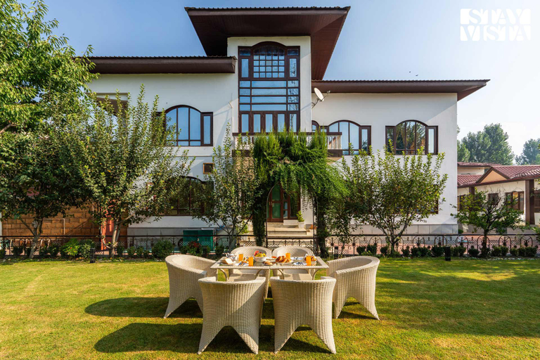 Exterior & Views 1, StayVista at Wooden Arches , Srinagar