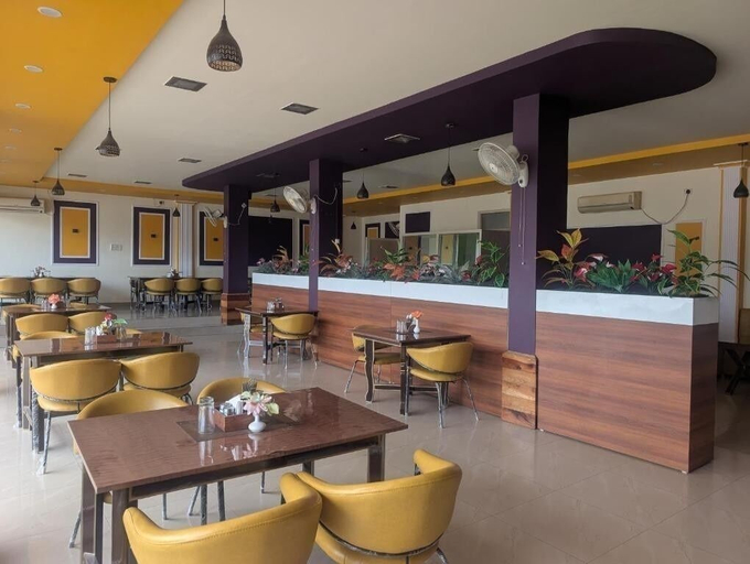 Restaurant 5, Besillio Grand Hotel and Restaurant, Mandi