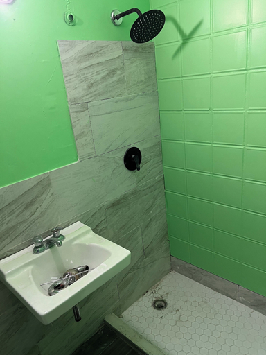 Bathroom 3, Beaver Falls Motel, Beaver