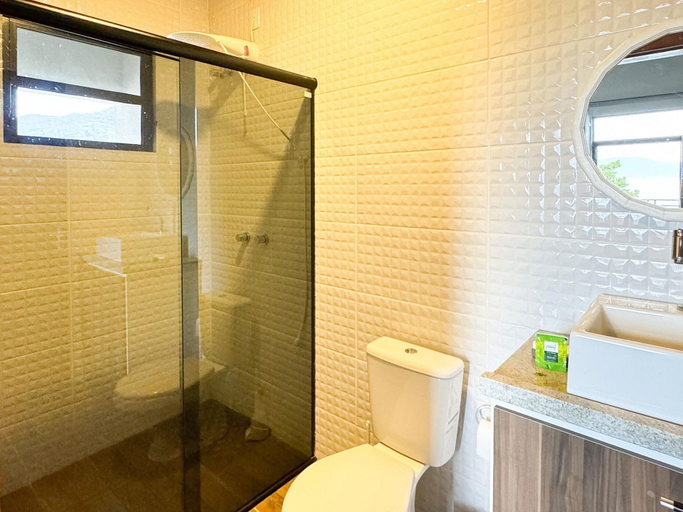 Bathroom 3, Casa de Frente pro Mar com Piscina, Palhoça